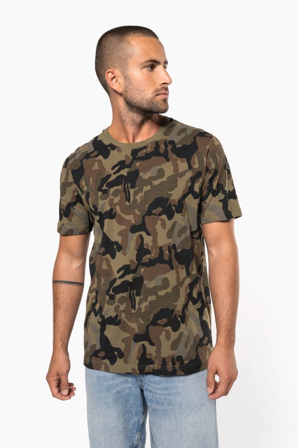 T-shirt camuflada de manga curta