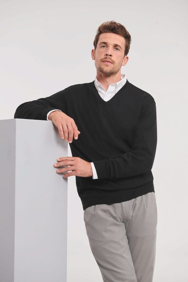 Pullover de homem com decote em V