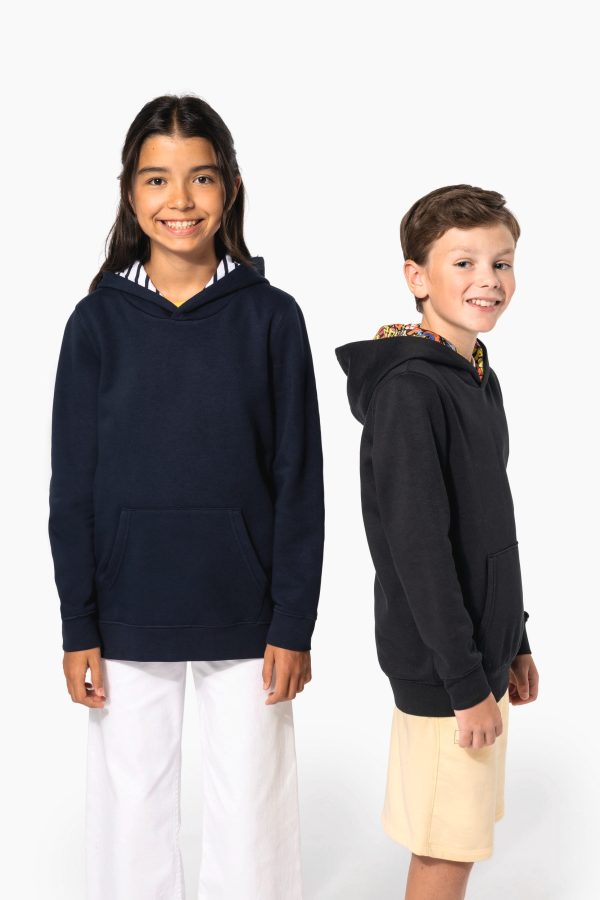 Sweatshirt com capuz em contraste estampado de criança