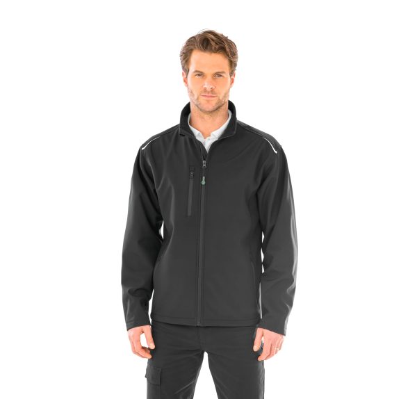 Casaco softshell em material reciclado