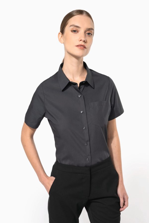 Camisa de senhora manga curta em popeline tratamento fácil