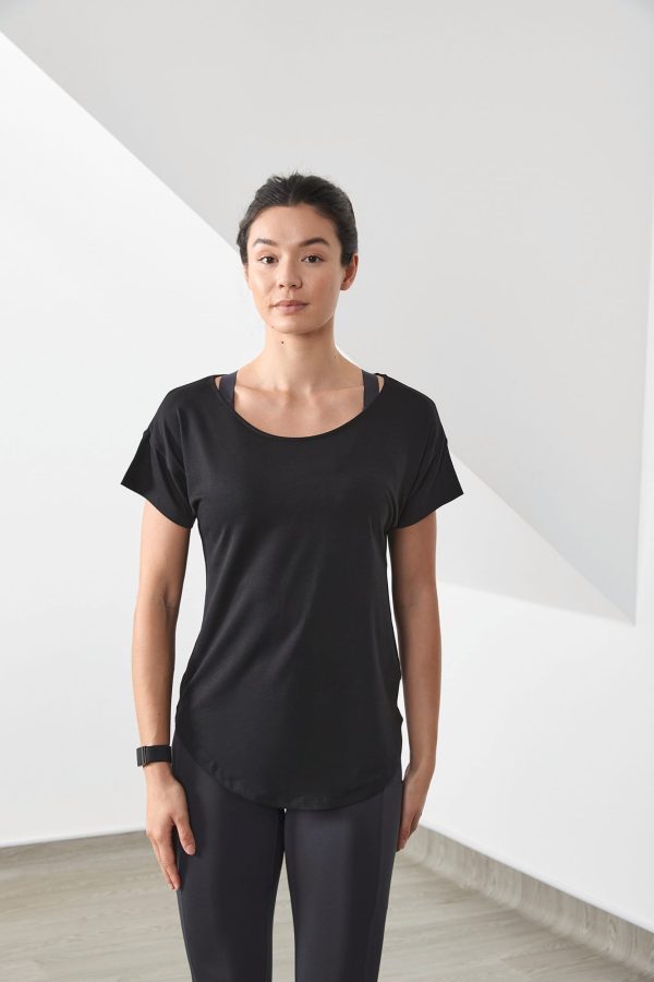 T-shirt scoop neck de senhora