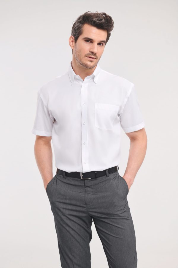 Camisa de homem de manga curta que não precisa passar a ferro