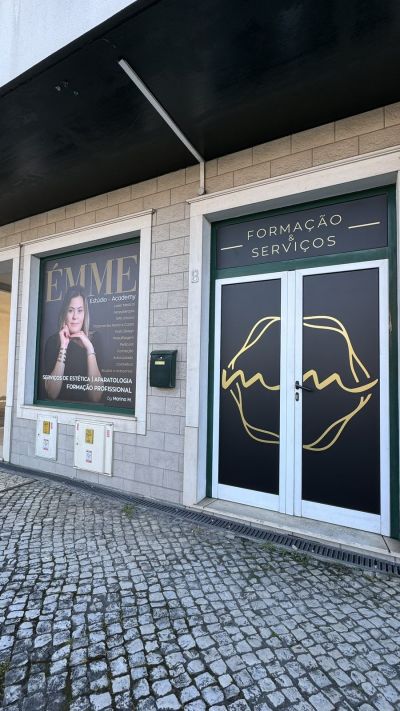 Montra e espaço comercial 