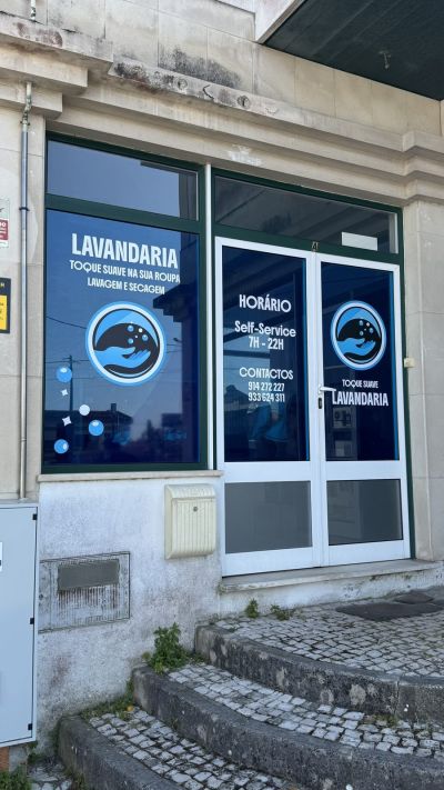 Montra e espaço comercial 