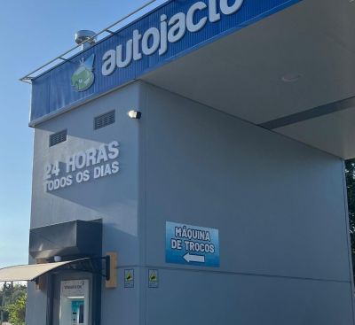Montra e espaço comercial 19