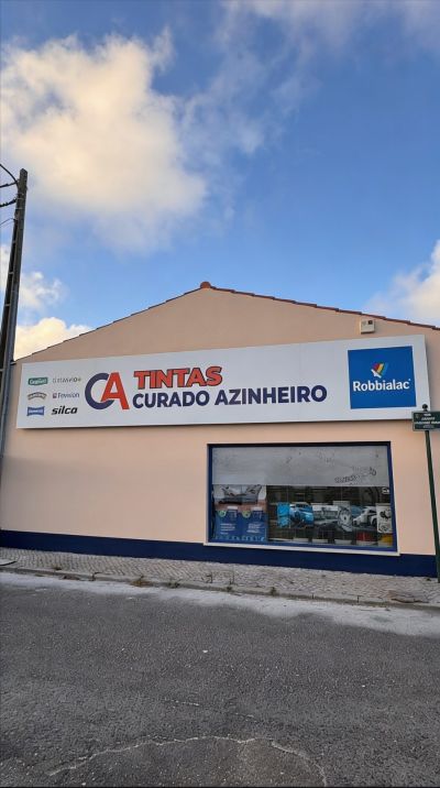 Montra e espaço comercial 24